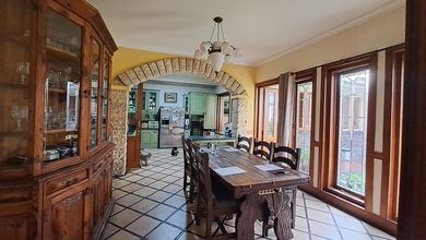 Kesempatan Eksklusif, rumah Prestisius di Gatot Subroto, Bandung, LB 400m²