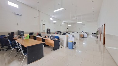 Ruang Usaha Mainroad Bkr Cocok Untuk Klinik, Kantor, Tempat Kursus, Gym, Dll