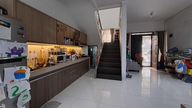 Kesempatan Rumah di Regol, Bandung, LB 200m², Harga 2,5 Miliar