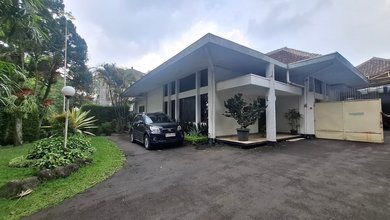 Ruang Usaha di Sayap Riau Cocok untuk Resto,Guest House,Klinik,Kantor