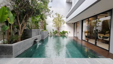 Rumah Prestisius di Kawasan Summarecon Bandung, Bandung, LB 257m², Harga 5 Miliar