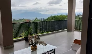 Rumah Modern LT 405 Jual di Dago, Bandung