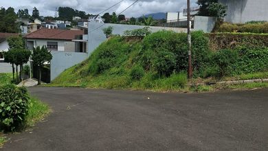 Tanah Nyaman untuk Hunian di Setiabudi, Bandung, Luas 550m²