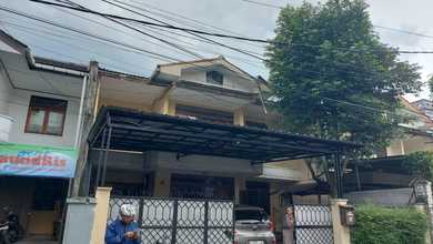 Rumah Mewah di Turangga, Bandung, 13 Kamar Tidur, LT 277m²
