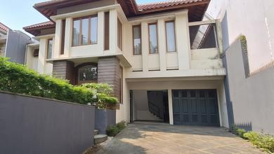 Penawaran Langka, rumah Prestisius di Setra Duta, Bandung, LB 500m²