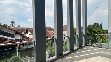 Penawaran Langka, rumah Prestisius di Setra Sari, Bandung, LB 280m²