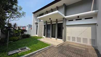 Hunian Mewah di Batununggal, Bandung, 4 Kamar Tidur, LT 240m²