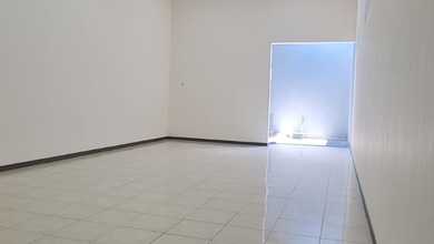 Ruko Siap Pakai Lokasi Sangat Strategis di Taman Holis Indah