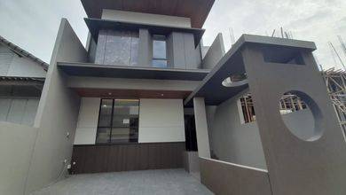 Jual Rumah Cantik LT 112 m2 area Setra Duta, Bandung