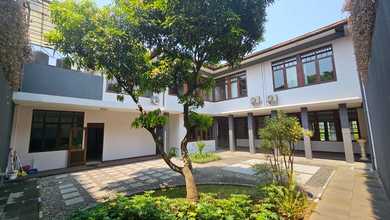 Rumah Sewa Murah Lokasi Setra Duta, Bandung, LB 700m²