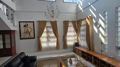 Hunian Elegan di Setra Duta, Bandung, 4 Kamar Tidur, LT 300m²