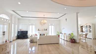 Rumah Prestisius di Kawasan Setra Duta, Bandung, LB 900m², Harga 29 Miliar