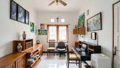 Rumah Elegan di Setra Duta, Bandung, 4 KT, LT 200m²