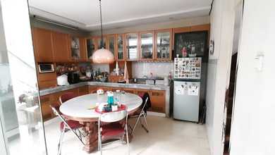 Rumah Elegan di Cihampelas, Bandung, 5 KT, LT 752m²