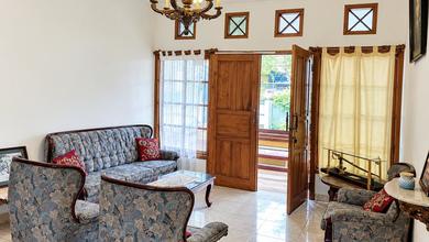 Rumah Elite di Kawasan Dago, Bandung, LB 450m², Harga 15 Miliar