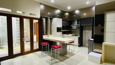 Rumah Sewaan Murah di Setra Sari, Bandung, 4 KT, Harga 120 Juta /tahun