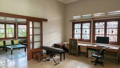 Hunian Elegan di Dago, Bandung, 3 Kamar Tidur, LT 680m²