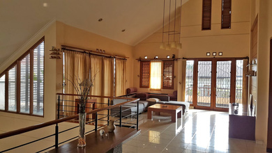 Rumah Elegan di Setra Sari, Bandung, 5 Kamar Tidur, LT 505m²
