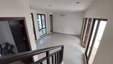 Rumah Eksklusif Luas 216 m2, area Summarecon Bandung, Bandung