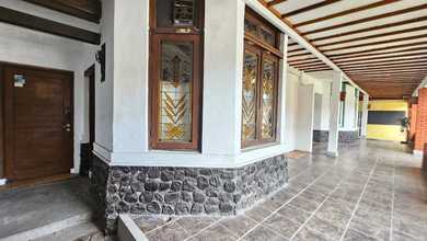 Sangat Strategis, Rumah untuk Usaha di Cihampelas Dekat Ciwalk