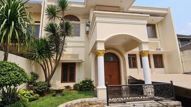 Rumah Elegan di Setra Duta, Bandung, 5 Kamar Tidur, LT 714m²