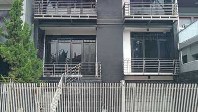 Jual Rumah Siap Tinggal di Setra Sari, Bandung, Luas 198 m2