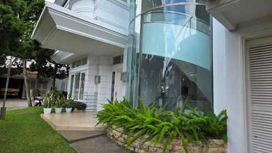 Hunian Elegan di Ciumbuleuit, Bandung, 7 Kamar Tidur, LT 500m²