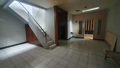 Rumah Favorit di Taman Kopo Indah, Bandung, 4 KT, Harga 2 Miliar