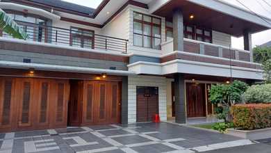 Hunian Elegan di Kemang, Jakarta Selatan, 7 Kamar Tidur, LT 828m²