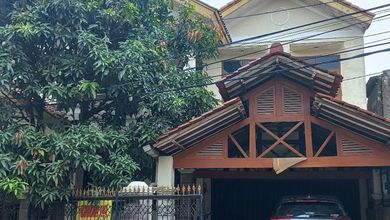 Jual Rumah Cantik LT 273 m2 area Taman Kopo Indah, Bandung