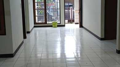 Disewakan Rumah Terjangkau di Taman Kopo Indah, Bandung, LT 162m²