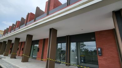 Jual Ruko Luas  Siap Dipakai Hadap Jalan Besar