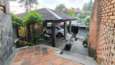 Jual Rumah Siap Huni area Geger Kalong, Bandung, LT 520 m2