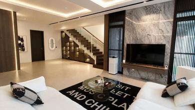 Rumah Mewah di Kawasan Kota Baru Parahyangan, Bandung, LB 450m², Harga 12 Miliar