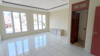 Hunian Elegan di Setiabudi, Bandung, 3 Kamar Tidur, LT 270m²