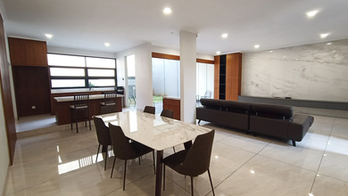 Rumah Modern LT 375 Jual di Batununggal, Bandung