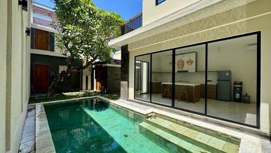 Hunian Elegan di Seminyak, Badung, 2 KT, LT 200m²