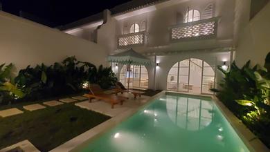 Rumah Modern Luas 225 Jual area Canggu, Badung