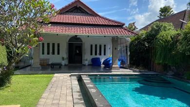 Jual Rumah Bagus LT 850 m2 di Kerobokan, Badung