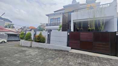 Hunian Elite di Kawasan Denpasar Barat, Denpasar, LB 250m², Harga 4,8 Miliar