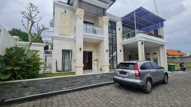 Rumah Elite di Kawasan Jimbaran, Badung, LB 312m², Harga 5,8 Miliar
