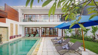 Rumah Mewah LT 409 m2, area Seminyak, Badung