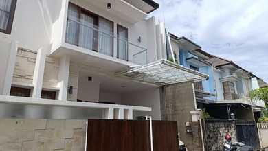 Kesempatan Rumah di Denpasar Selatan, Denpasar, LB 120m², Harga 2,3 Miliar