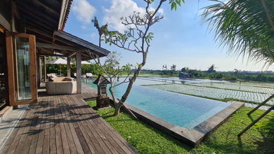 Rumah Elegan di Tanah Lot, Tabanan, 2 Kamar Tidur, LT 1960m²