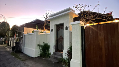 Rumah Elegan di Denpasar Timur, Denpasar, 4 Kamar Tidur, LT 275m²