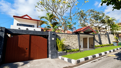 Rumah Mewah di Kawasan Nusa Dua, Badung, LB 285m², Harga 6,3 Miliar