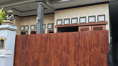 Rumah Sewa Nyaman Lokasi Denpasar Barat, Denpasar, LB 180m²