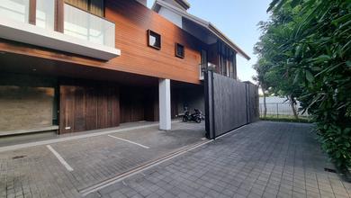 Hunian Mewah di Sanur, Denpasar, 4 Kamar Tidur, LT 169m²