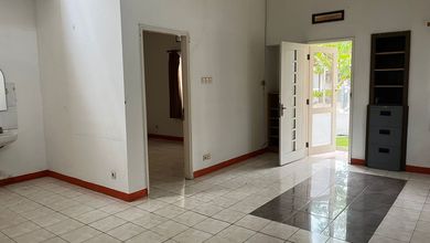 Penawaran Langka, rumah Mewah di Kota Baru Parahyangan, Bandung, LB 130m²