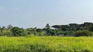 For Sale Tanah Eksklusif di Kota Baru Parahyangan, Bandung, LT 949m²